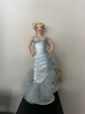 Marilyn Monroe Porcelain Doll